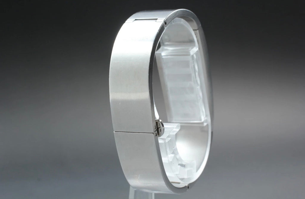 Gucci 2400S Bangle Watch