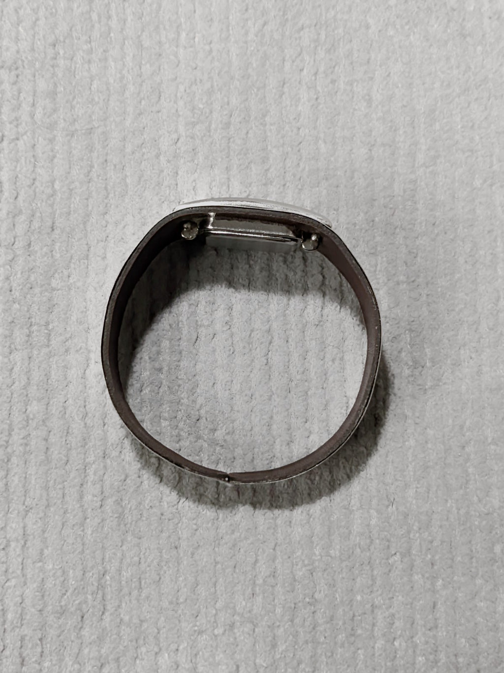 Vintage Gucci watch side angle